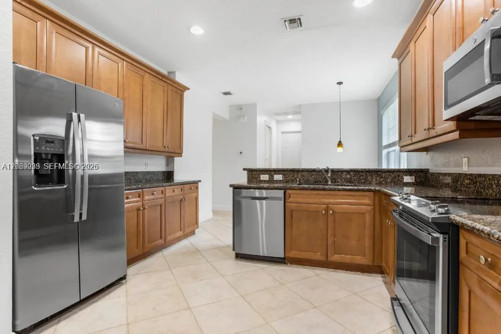 4762 Lakeside Ter Davie, FL 33314