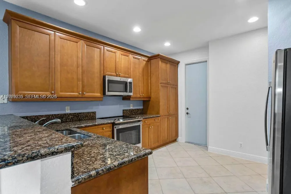 4762 Lakeside Ter Davie, FL 33314
