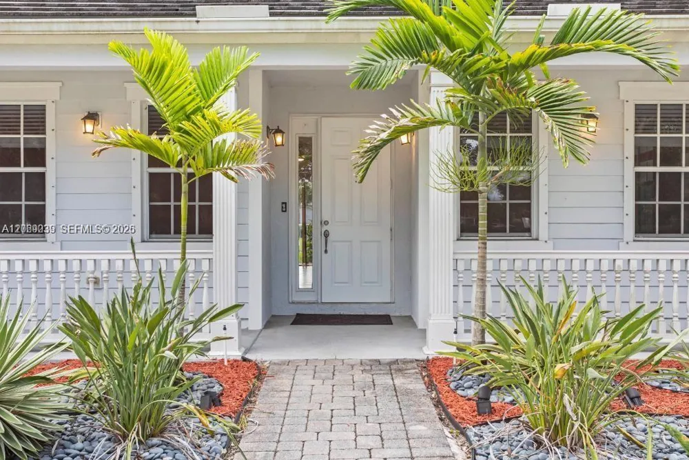 4762 Lakeside Ter Davie, FL 33314