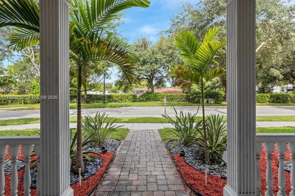 4762 Lakeside Ter Davie, FL 33314
