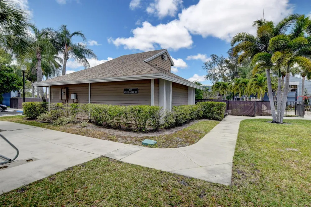 21328 Pagosa Court Boca Raton, FL 33486
