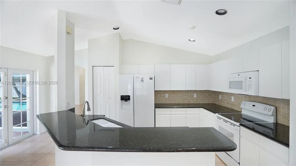 1064 Cedar Falls Dr Weston, FL 33327