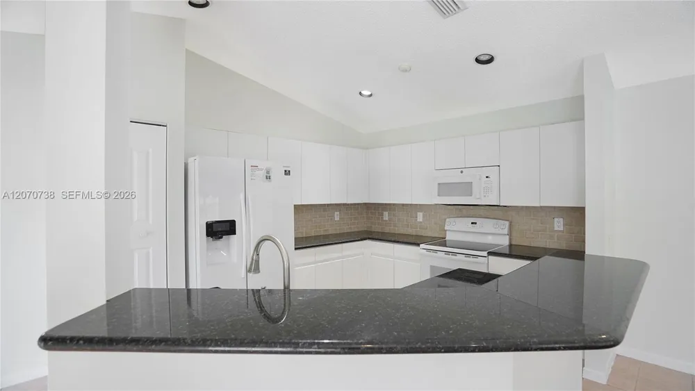 1064 Cedar Falls Dr Weston, FL 33327