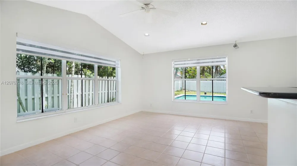 1064 Cedar Falls Dr Weston, FL 33327