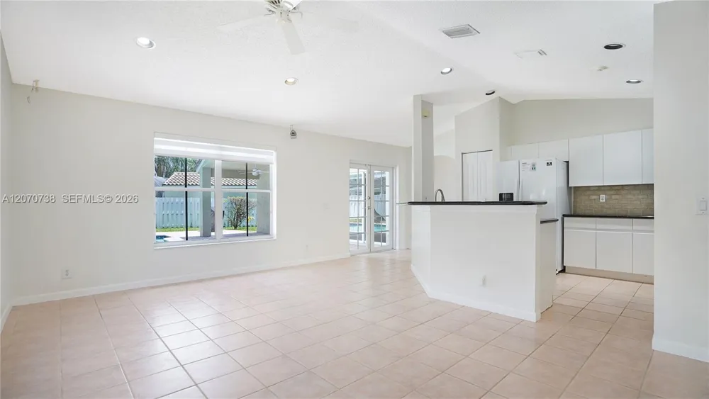 1064 Cedar Falls Dr Weston, FL 33327