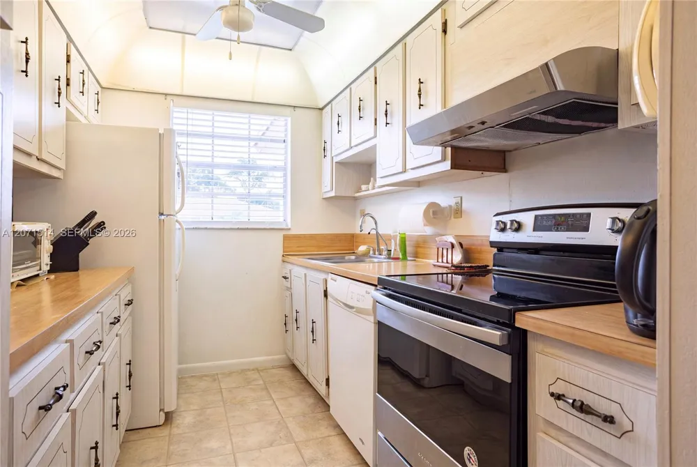 4675 NW 3rd Ct #B Delray Beach, FL 33445