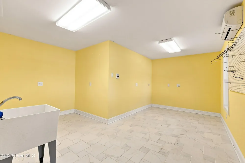 1536 Ann Street Beaufort, NC 28516