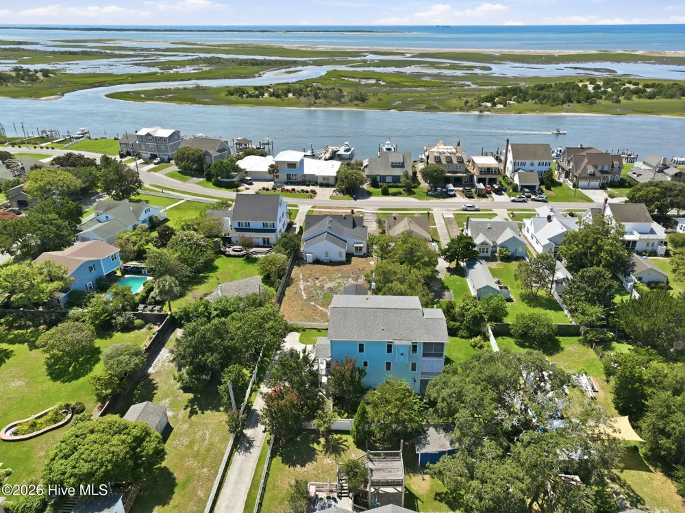 1536 Ann Street Beaufort, NC 28516