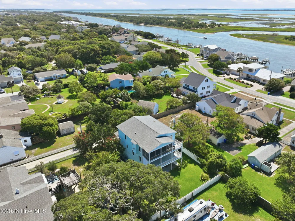 1536 Ann Street Beaufort, NC 28516