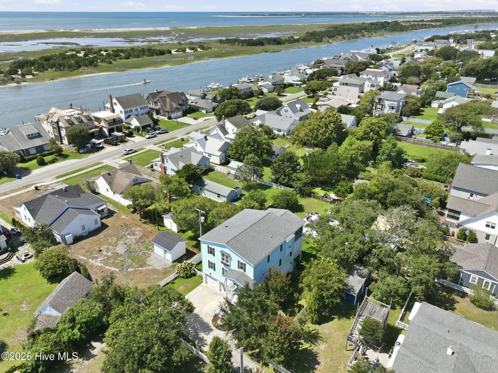 1536 Ann Street Beaufort, NC 28516