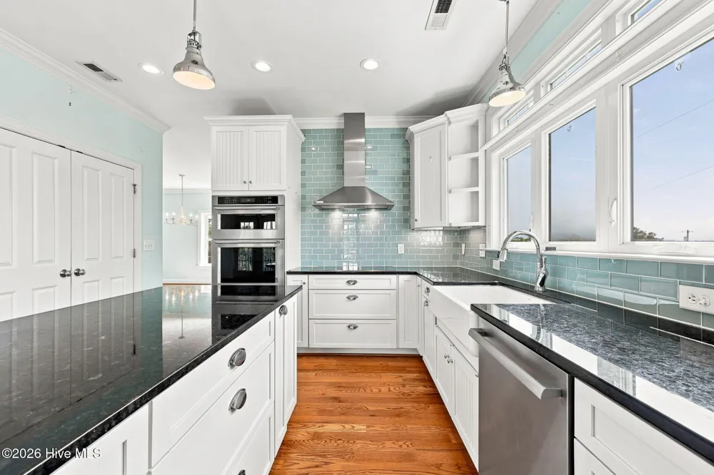 1536 Ann Street Beaufort, NC 28516