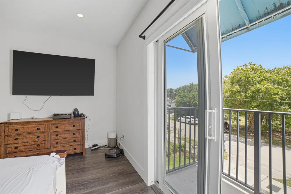 807 NW 1ST AVENUE Fort Lauderdale, FL 33311