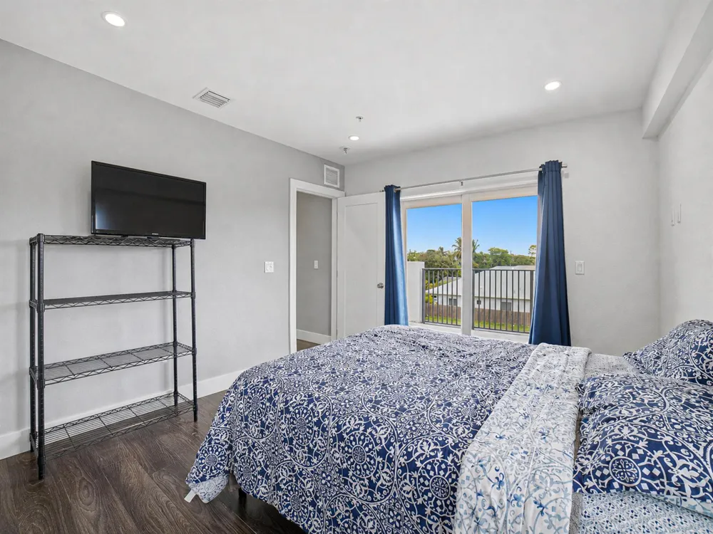 807 NW 1ST AVENUE Fort Lauderdale, FL 33311