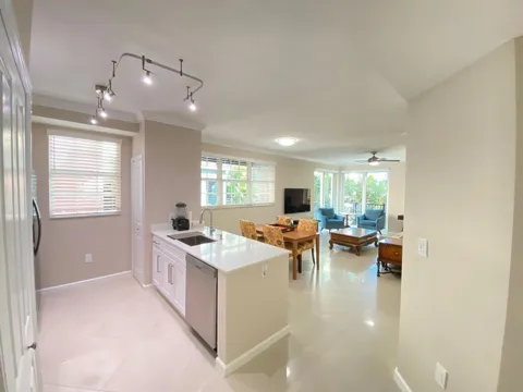 225 NE 1st Street #202
