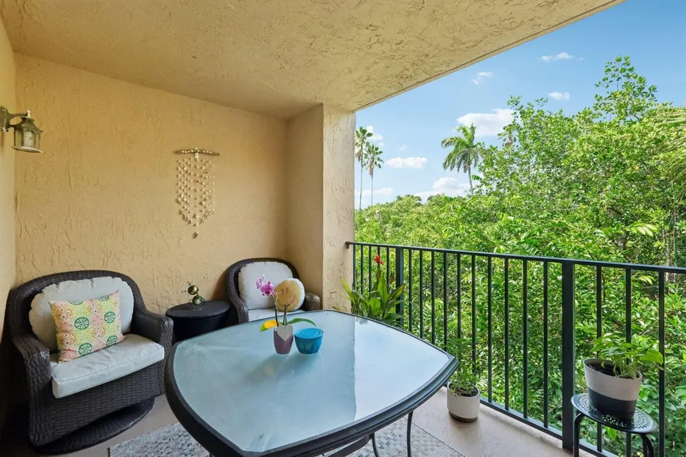 300 Scotia Drive #304 Hypoluxo, FL 33462