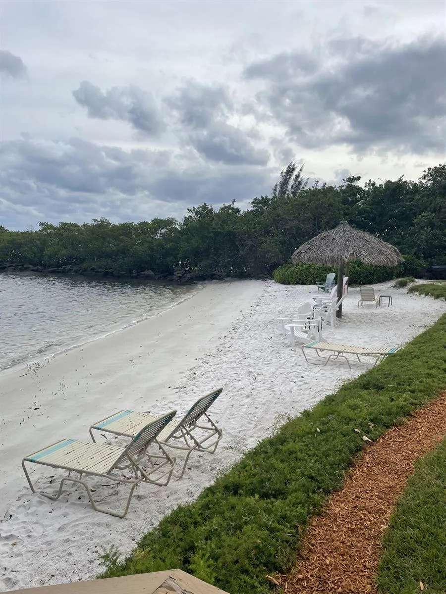 300 Scotia Drive #304 Hypoluxo, FL 33462