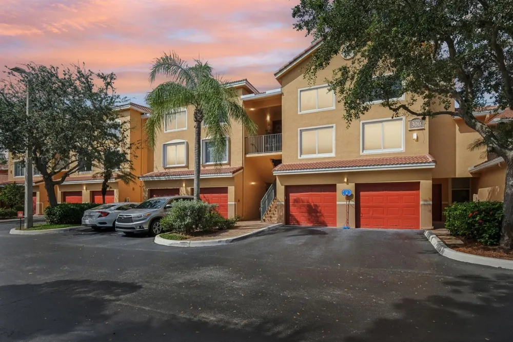 300 Scotia Drive #304 Hypoluxo, FL 33462