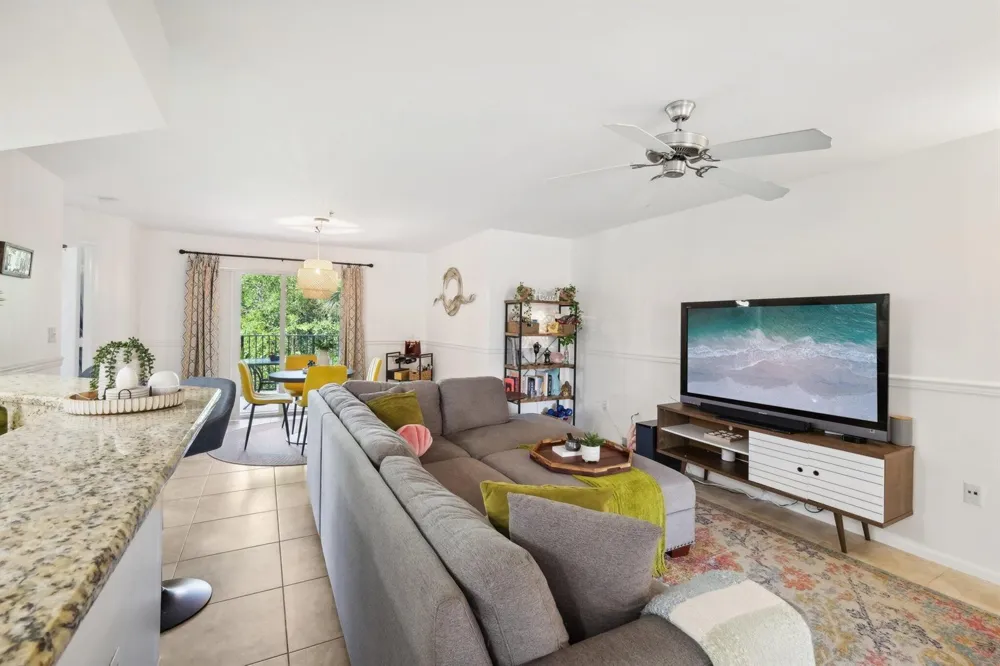 300 Scotia Drive #304 Hypoluxo, FL 33462