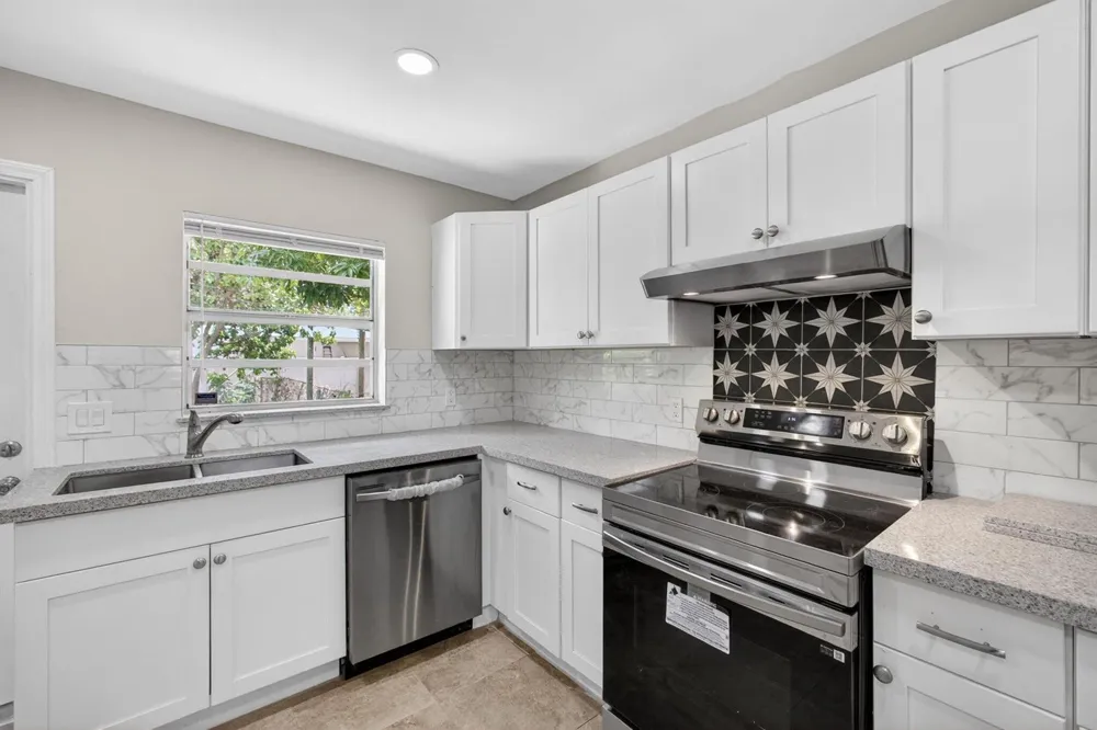 9484 Sun Court Palm Beach Gardens, FL 33403