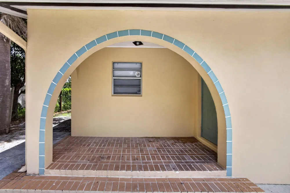 9484 Sun Court Palm Beach Gardens, FL 33403