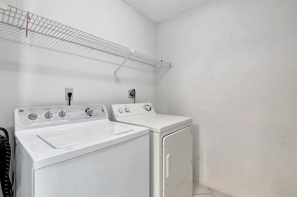 2301 CONGRESS AVENUE #23 Boynton Beach, FL 33426
