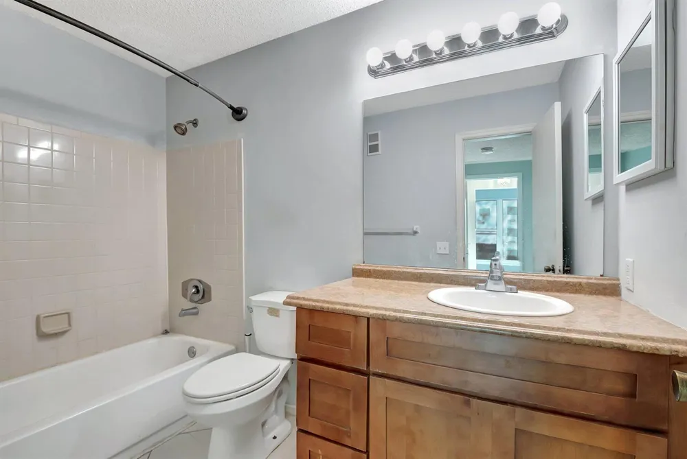 2301 CONGRESS AVENUE #23 Boynton Beach, FL 33426