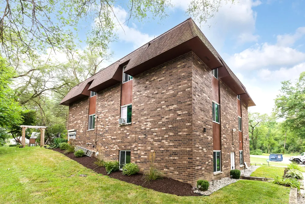 9275 Brookside Drive #H Whitmore Lake, MI 48189