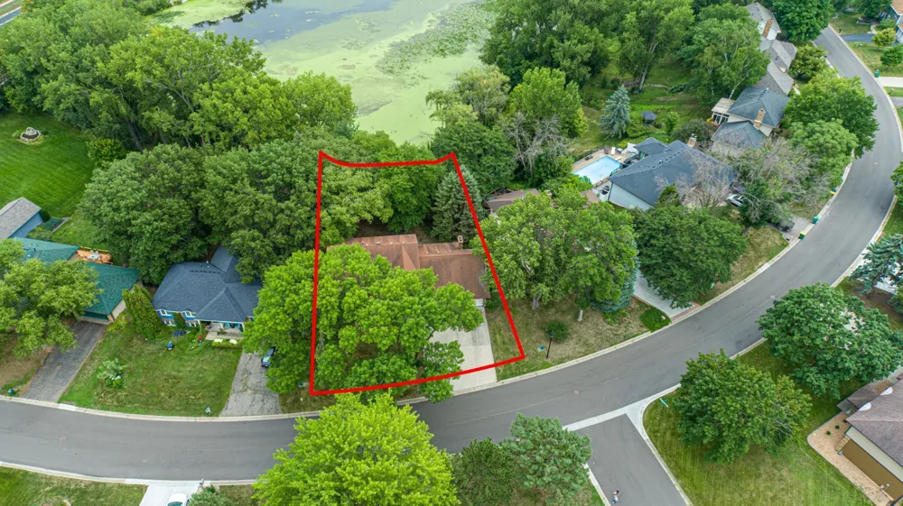 14613 Carriage Lane Burnsville, MN 55306
