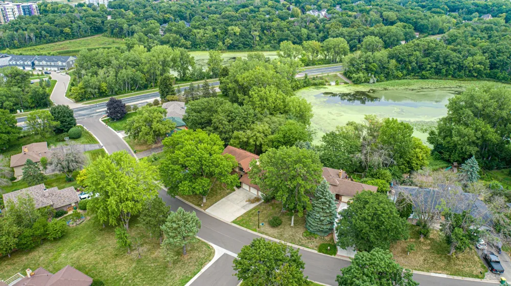 14613 Carriage Lane Burnsville, MN 55306