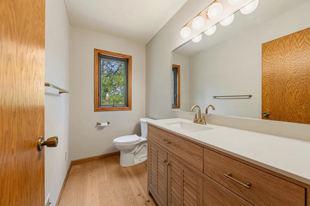 14613 Carriage Lane Burnsville, MN 55306