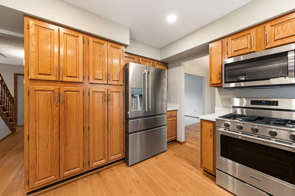 14613 Carriage Lane Burnsville, MN 55306