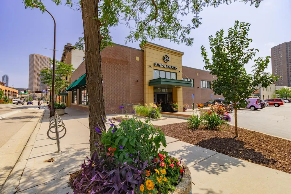 1204 Harmon Place #21 Minneapolis, MN 55403