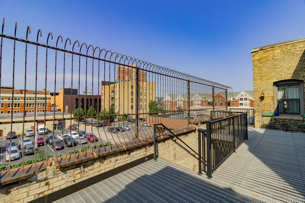 1204 Harmon Place #21 Minneapolis, MN 55403