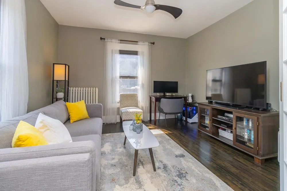 1204 Harmon Place #21 Minneapolis, MN 55403