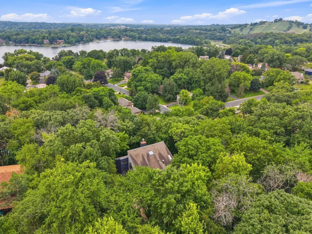 15120 Chestnut Circle Burnsville, MN 55306