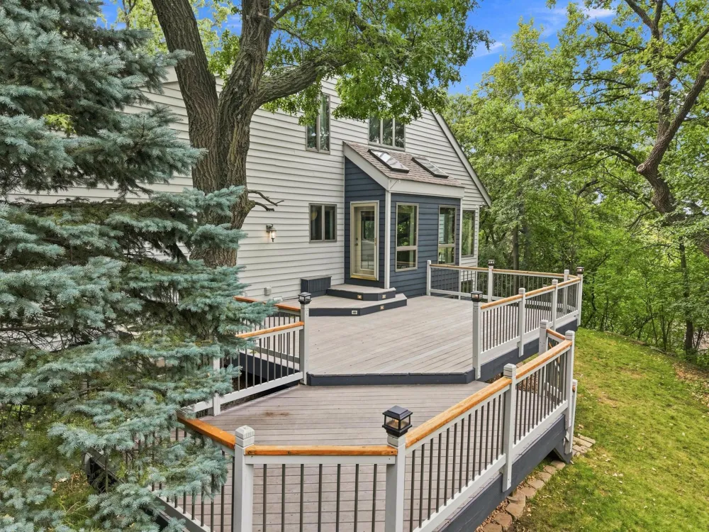 15120 Chestnut Circle Burnsville, MN 55306