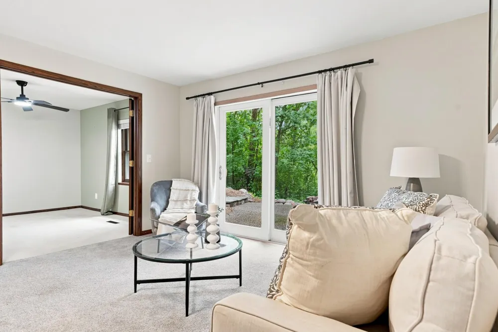15120 Chestnut Circle Burnsville, MN 55306