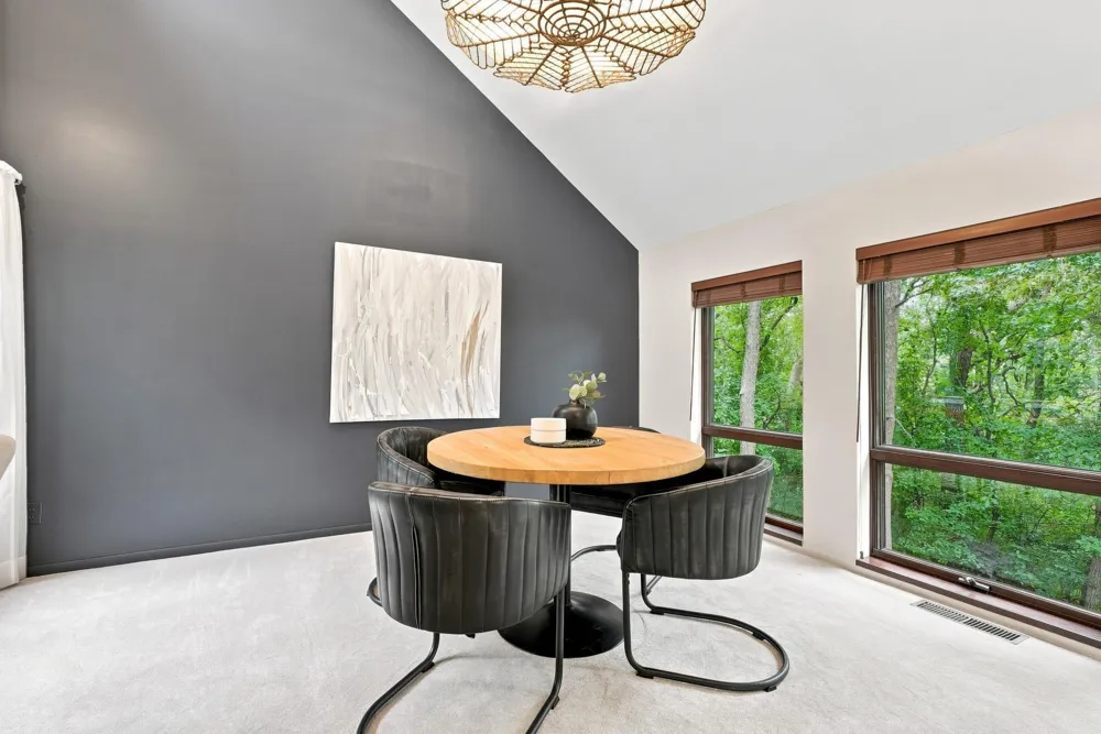 15120 Chestnut Circle Burnsville, MN 55306