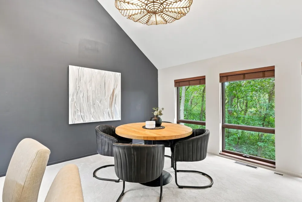 15120 Chestnut Circle Burnsville, MN 55306
