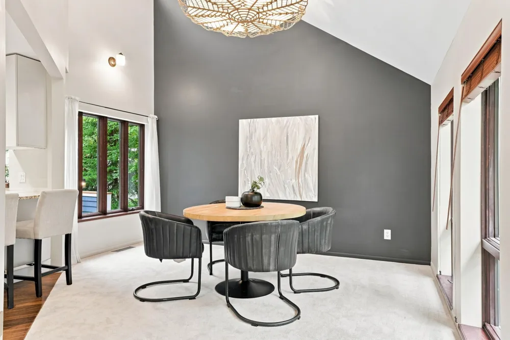 15120 Chestnut Circle Burnsville, MN 55306