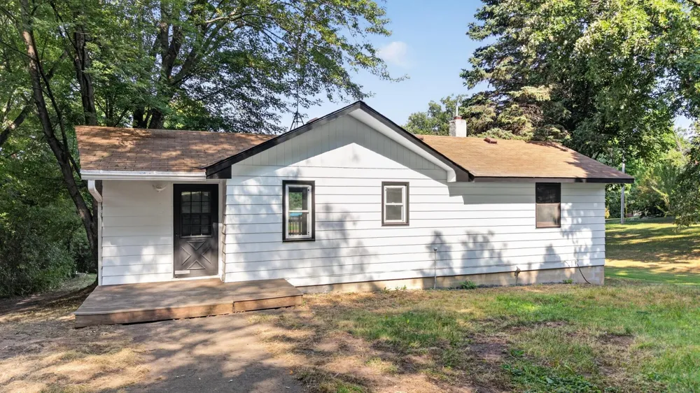 49146 Amble Avenue Stanchfield, MN 55080