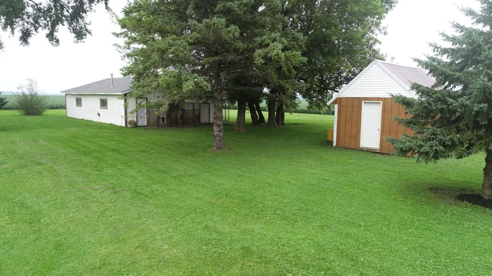 21892 740th Avenue Grand Meadow, MN 55936