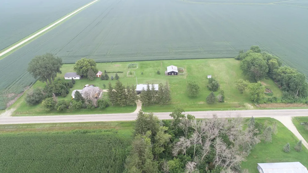 21892 740th Avenue Grand Meadow, MN 55936