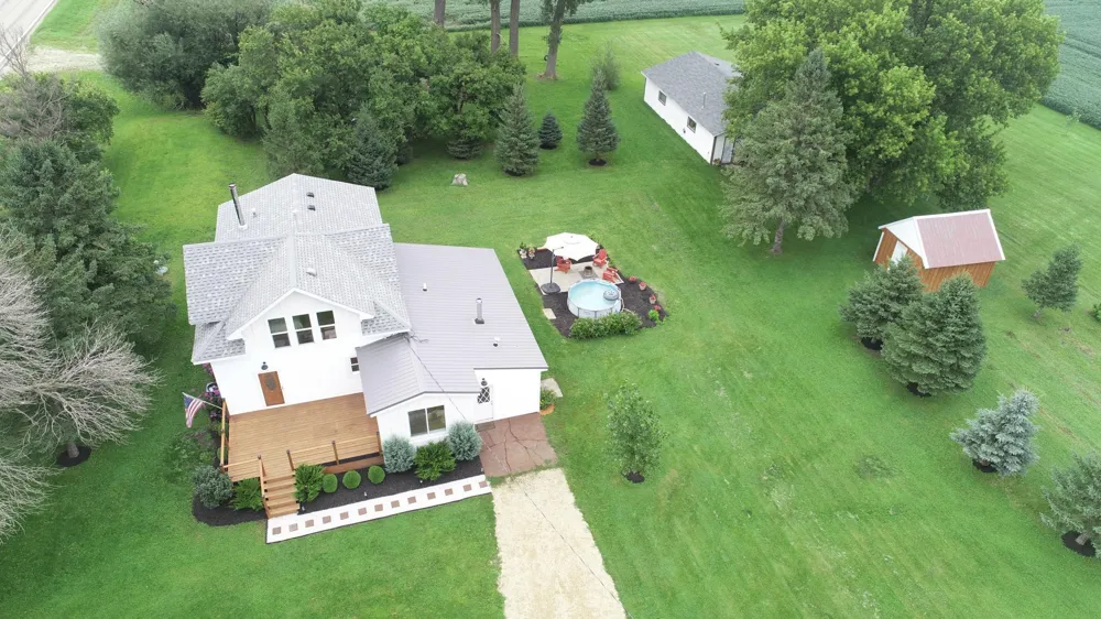 21892 740th Avenue Grand Meadow, MN 55936