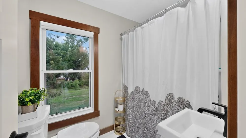 809 S Prairie Street Lake City, MN 55041