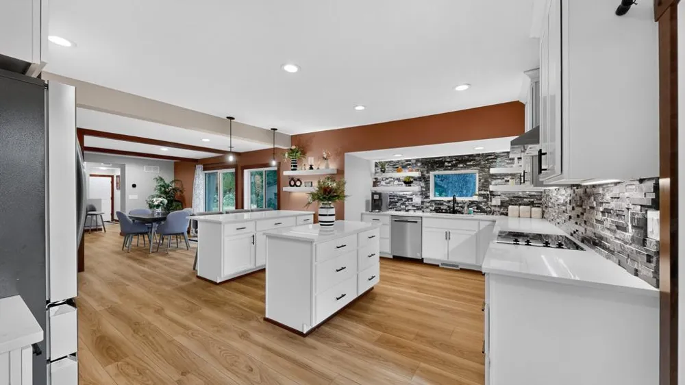 809 S Prairie Street Lake City, MN 55041