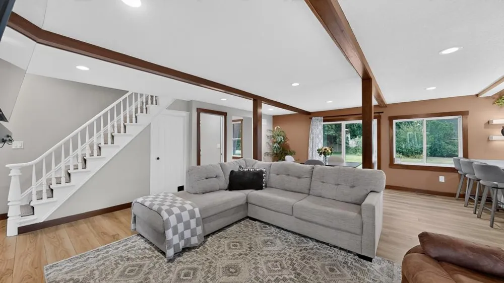 809 S Prairie Street Lake City, MN 55041