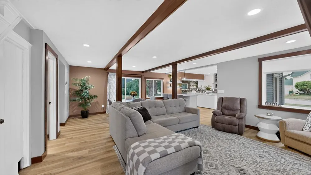 809 S Prairie Street Lake City, MN 55041