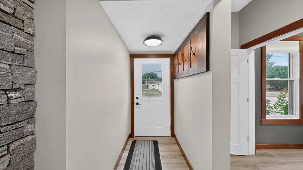 809 S Prairie Street Lake City, MN 55041
