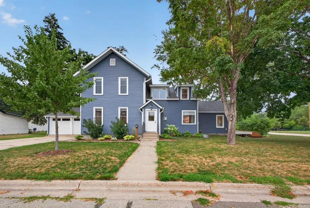809 S Prairie Street Lake City, MN 55041